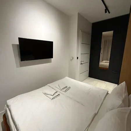 Sky Lux Bulevar Apartament *